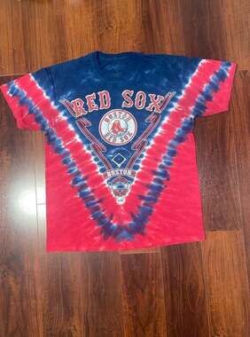 Boston Red Sox V-Neck Tie-Dye Graphic T-Shirt